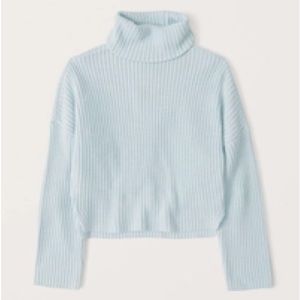 Light blue ribbed knit turtleneck